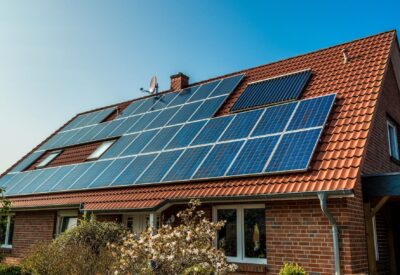 Mit Photovoltaik – ökologisch in die Zukunft. Erzeugen Sie langfristig Ihren eigenen Strom!